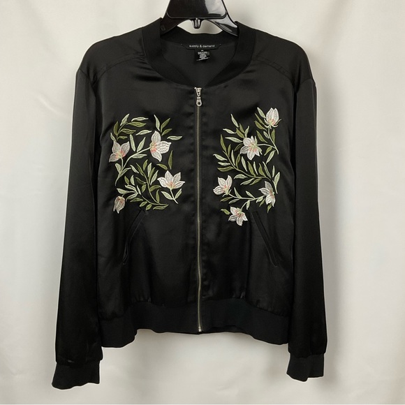 Supply & Demand Womens XXL black silky satin embroidered zip front jacket - Picture 4 of 8